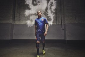 尹航赞樊振东反手，状态全面回暖！，尹航和樊振东谁厉害